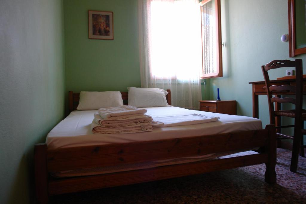 Earini Rooms And Apartments Chrissi Akti Chania Quarto foto